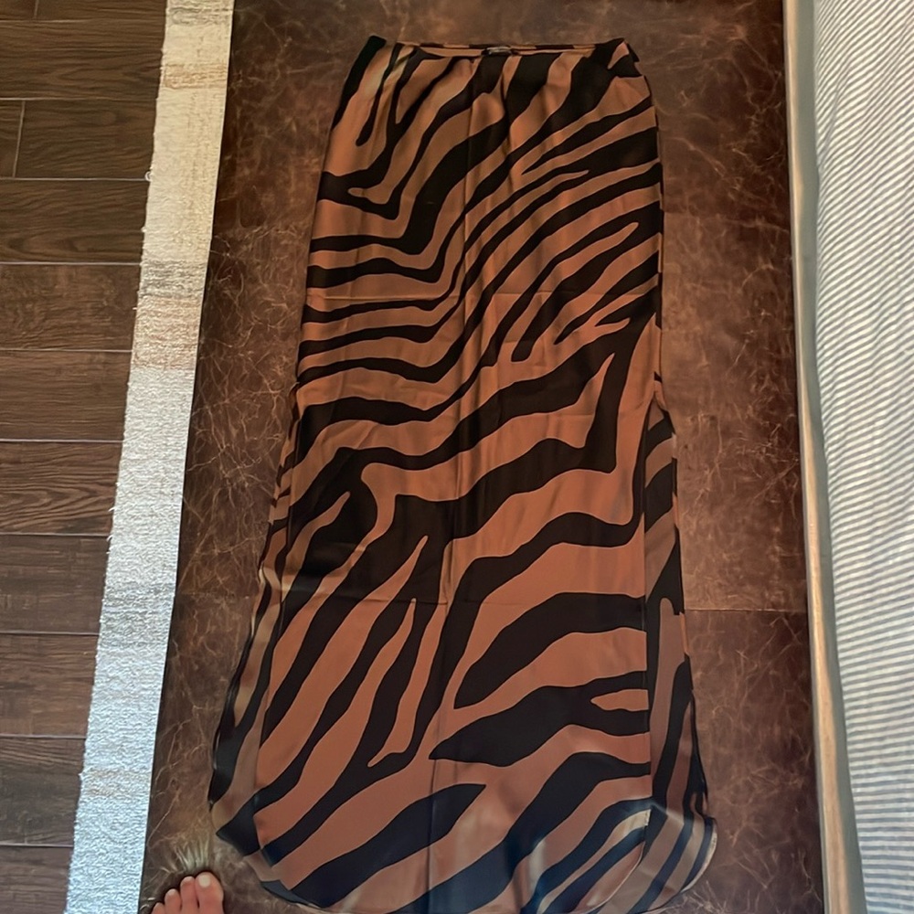 Animal print silk skirt with side slits